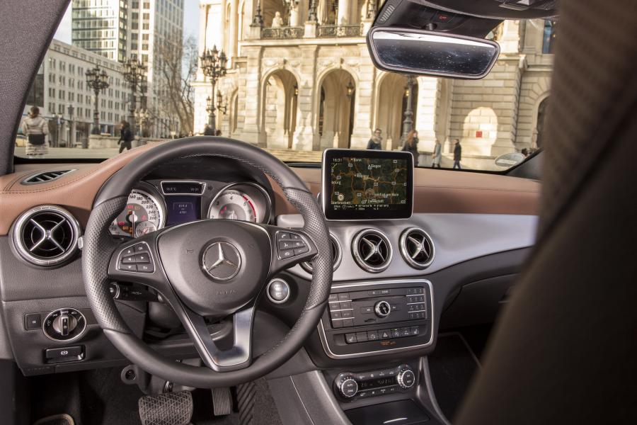  Mercedes-Benz CLA220 CDI Urban Shooting Brake 2015 года  (фото 6 из 7)